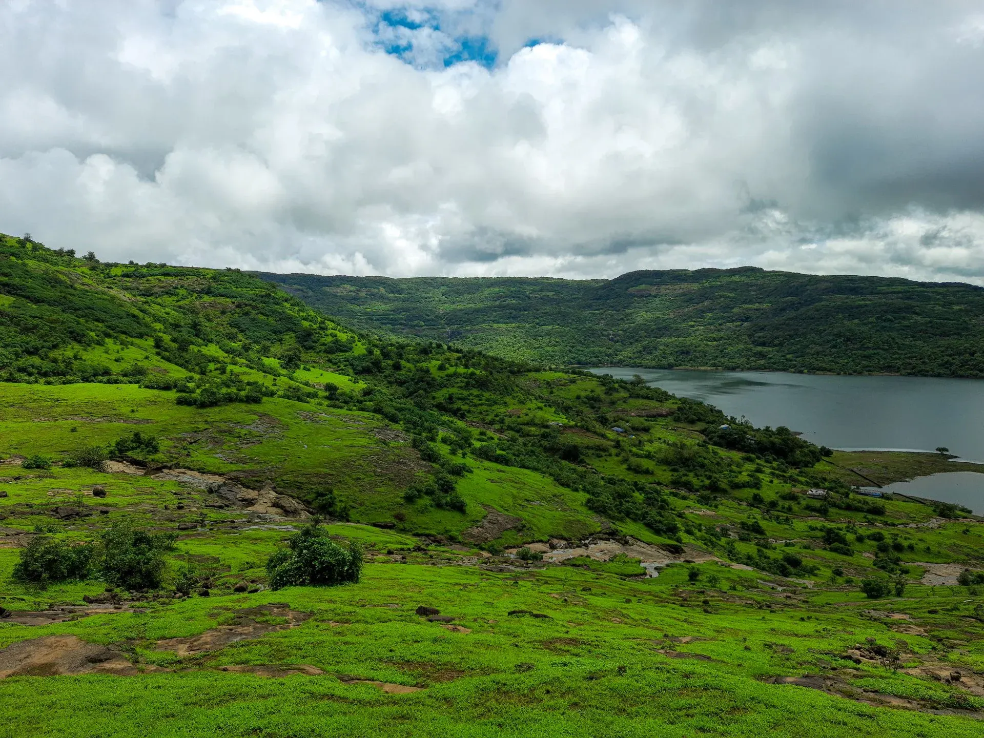 The Best Time to Visit Maharashtra's Hill Stations, Beaches and Countryside