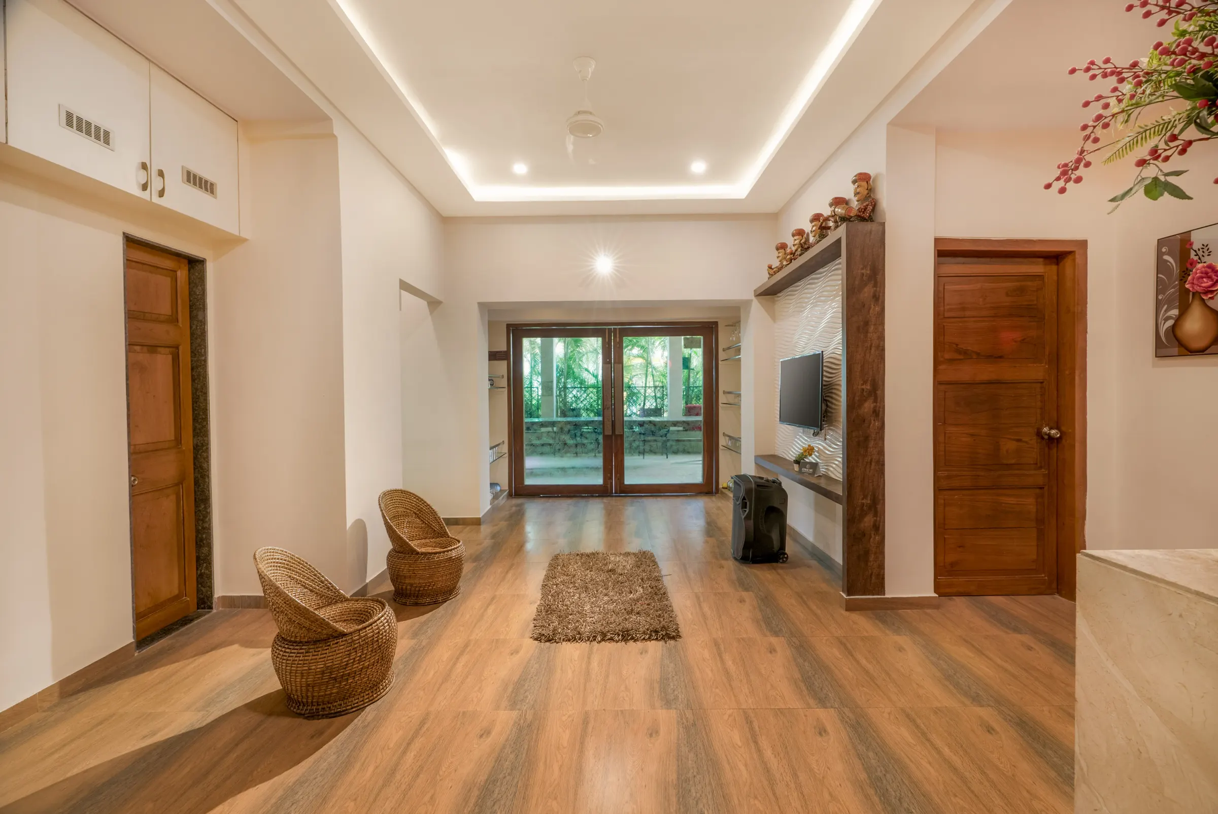 Woodhouse, Lonavala – living room