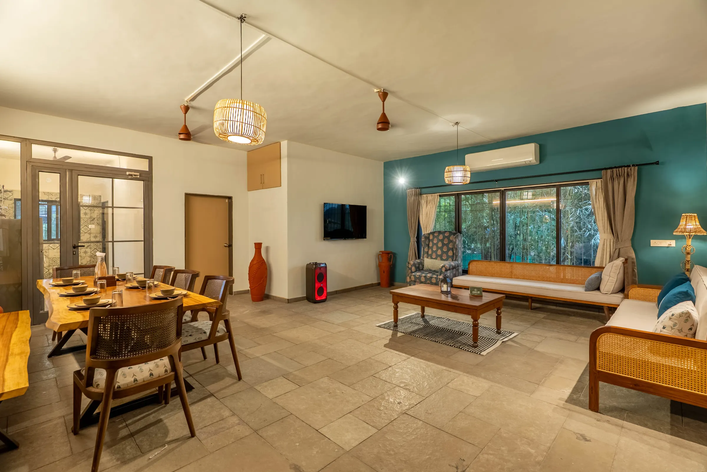 Happy Home, Pali – living room