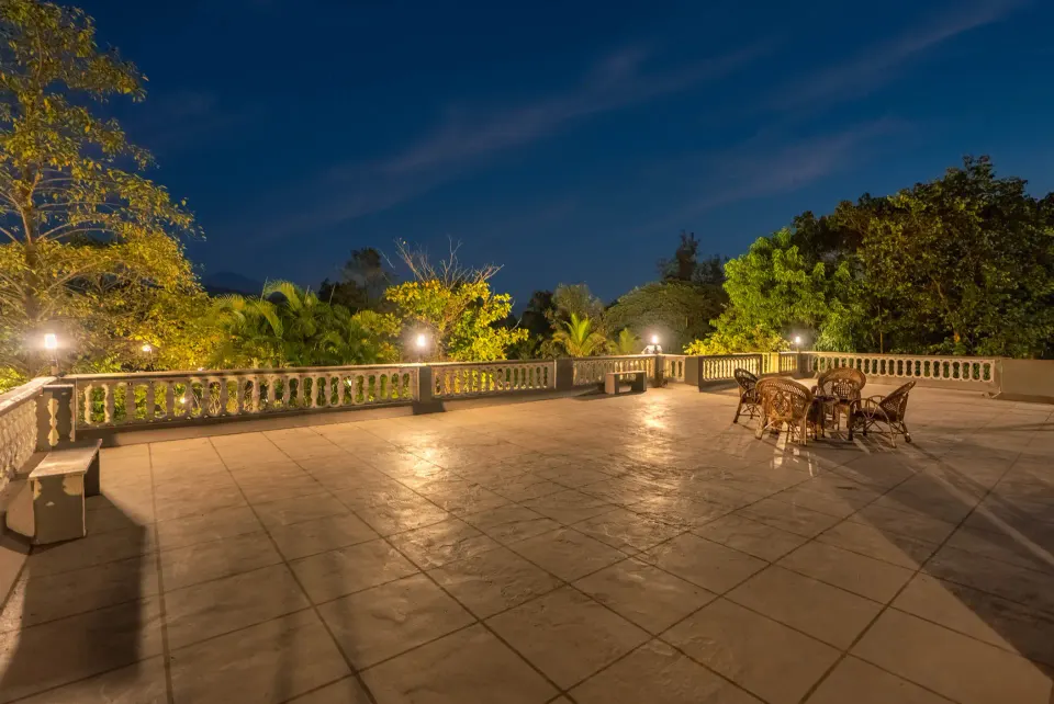 Enjoy BBQ with Stargazing