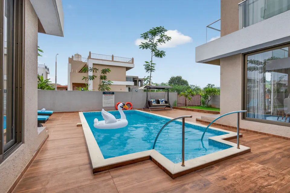 Lumi & Sol - Pool Area 1