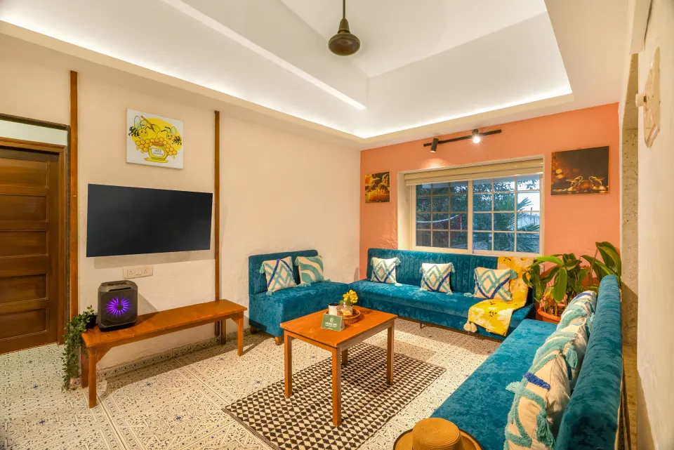 Honeycomb - Living Area 1