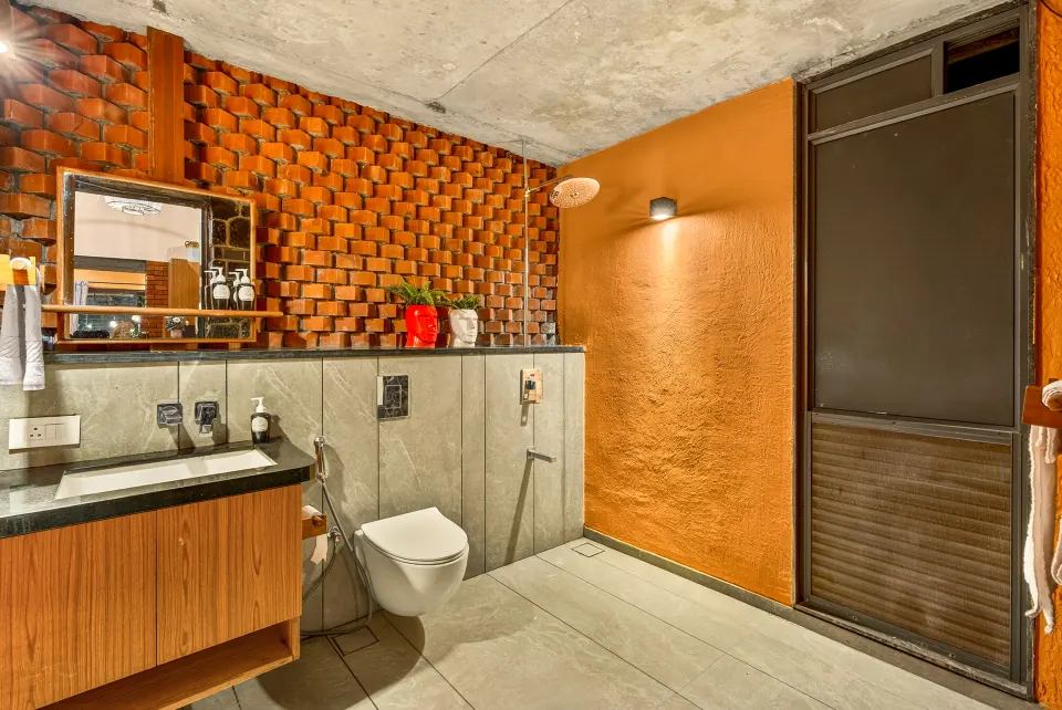 Salt Water - Bathrooms 1