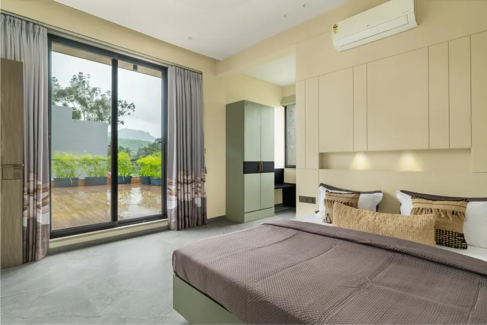 Evergreen Escape - Bedroom 5 1