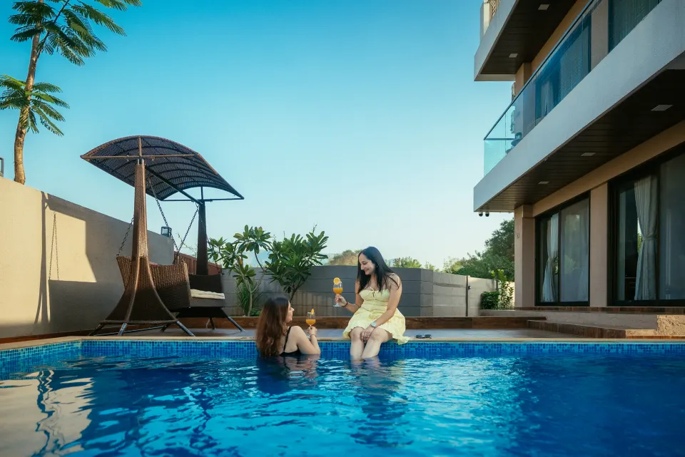 Lumi & Sol - Pool Area 4
