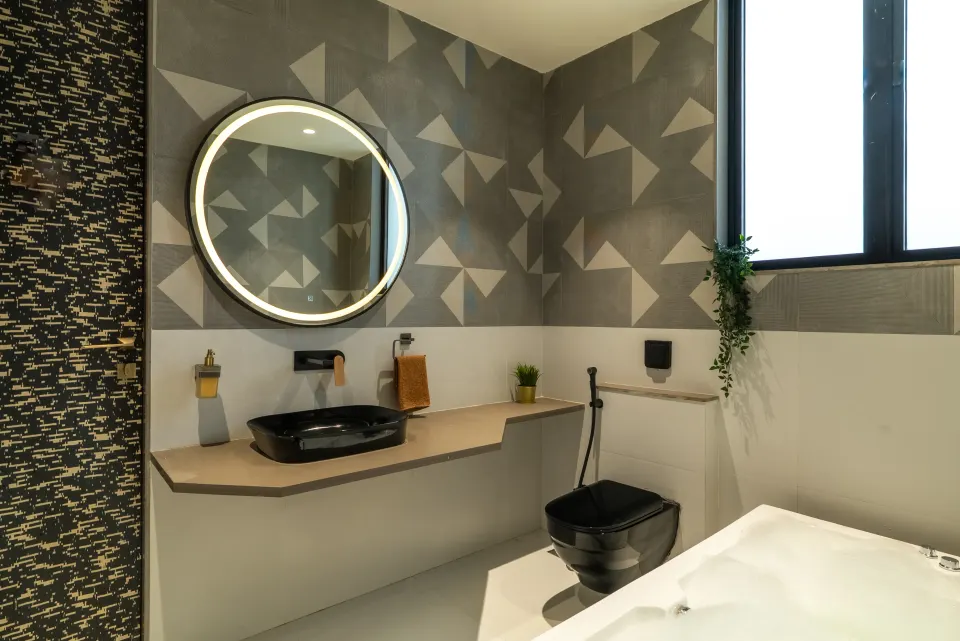 Evergreen Escape - Bathrooms 2