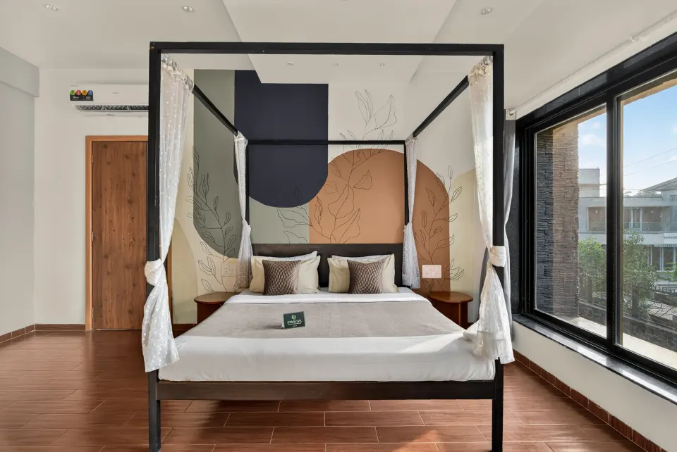 Aquavista 9BHK - Bedroom 3 2