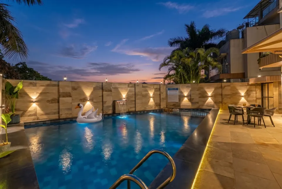 Sage House - Pool area 2