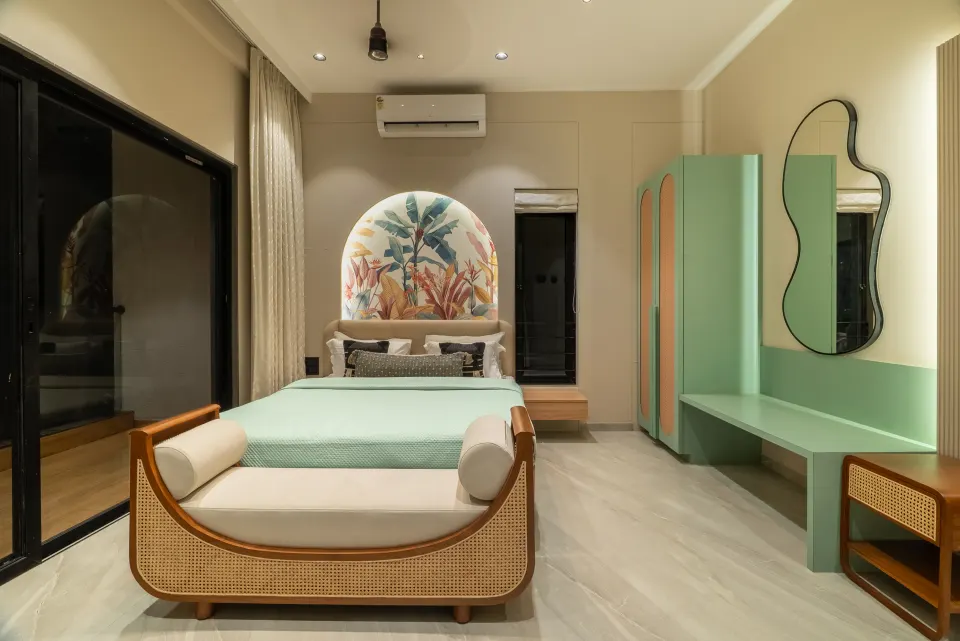Evergreen Escape - Bedroom 10 2