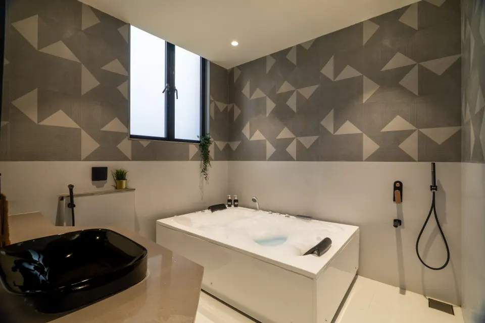 Evergreen Escape - Bathrooms 3